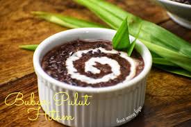 Enak diolah dengan cara dikukus dan diberi taburan kelapa bubur ini sudah mengeluarkan kanji yang membuat kuahnya menjadi kental kehitaman. Bubur Pulut Hitam Dan Tips Memasak Yang Pasti Jadi Buat Orang Lapo