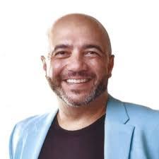 Mike Buckner's Instagram, Twitter & Facebook