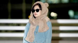 Maybe you would like to learn more about one of these? Catch Blackpink Jennie S Extra Cute Bear Look At The Airport Inkistyle