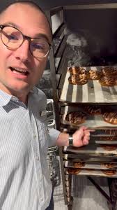 😃 VENNER! Vi køre ONSDAGS SMØRREBRØD TIL 27,- for et lækkert højtbelagt  stykke smørrebrød fra vores delikatesse. Det plejer at være torsdag, men vi  holder lukket torsdag pga grundlovsdag. Og så har