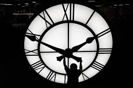 Ce passage heure d'été se fait plus facilement pour l'organisme car on a alors besoin de moins de sommeil. On Avance L Heure La Nuit Prochaine La Presse