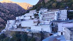 The temple is situated at a distance of 5,200 feet and about 14 kilometers from katra in jammu. Vaishno Devi Darshan Maa Vaishno Devi Vaishno Devi Temple