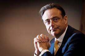 Hij is sinds 2013 ook burgemeester van antwerpen. Bart De Wever Can Become N Va Chairman Again World Today News