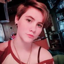 Catalina Hooker's Instagram, Twitter & Facebook