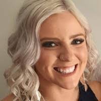 Kelly Gebhardt's Instagram, Twitter & Facebook