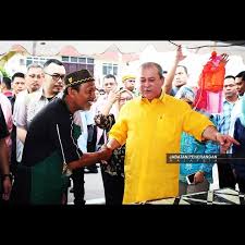 Jauharku Sultan Johor Ke Bazar Ramadan Paya Pulai Segamat Dymm Sultan Ibrahim Sultan Johor Hari Ini Berkenan Mencemar Duli Baseball Cards Baseball Fashion
