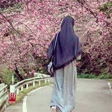 Secara lebih spesifiknya kali ini kami akan menjelaskan secara gamblang tentang cara membuat lamaran kerja via email. Foto Cewek2 Cantik Lucu Berhijab Dari Belakang Paling Baru Gambar Wanita Muslimah Dari Belakang Terbaru My Red Gummi Bear Halam Di 2021 Gambar Wanita Gambar Kartun