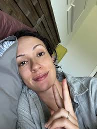 I haven't posted a pic in over a week because this has been me for the last  seven days 🤢 can you guess why?