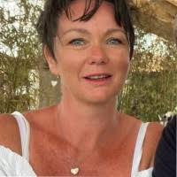 300+ profils pour “Corinne De”