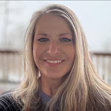 Are communal bathrooms at Old Faithful Inn clean?