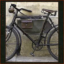 Awesome Vintage Bicycle With Leather Bags Vintage Bikes Vintage Bicycles Bicycle Workout
