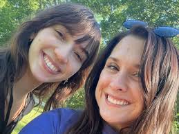 Annaliese VanderWerff (@notannaliesevanderwerff) • Instagram photos and  videos