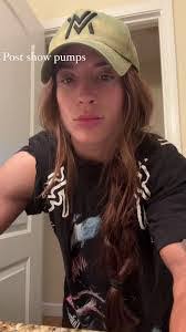 Antoinette Maniscalco's Instagram, Twitter & Facebook