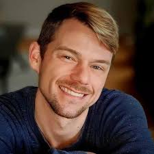 You've never heard Simon and Garfunkel's “The Sound of Silence” quite like  this before. Listen to this stunning version below 👇⬇️😍😮