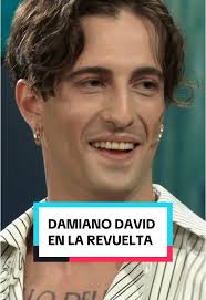 No sé si os habéis dado cuenta pero es que está aquí nada más y nada menos  que Damiano David. #LaRevuelta #DavidBroncano #Damiano #DamianoDavid  #comedia #television #rtve #italiano #Maneskin @Damiano ...