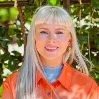 5200+ "Victoria" profiles