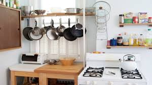 Susun atur produk semua input pengeluaran seperti bahan mentah, mesin, tenaga kerja dan peralatan disusun khusus mengikut merupakan kombinasi susun atur produk dan proses. Ilham Dekorasi Ruang Dapur Kecil Yang Sempit