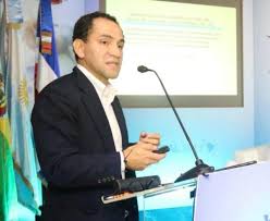 El funcionario federal hizo el anuncio a través de su cuenta de twitter, donde informó que debido al diagnóstico permanecerá en cuarentena en su casa. Presupuesto 2019 Es Perfectible Afirma Arturo Herrera Subsecretario De Hacienda Espera Modificaciones Sociedad 3 0