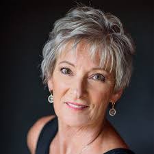 Carol Putnam's Instagram, Twitter & Facebook