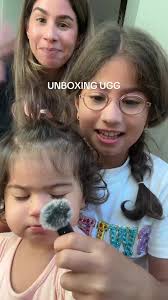 Nos encantaron, y lo mejor de todo la comodidad ! No me los voy a quitar 🤎  @UGG® #uggtazz #unboxing #momanddaughter #MomsofTiktok #latinmoms #minime  #twinning #viral #trendingshoes