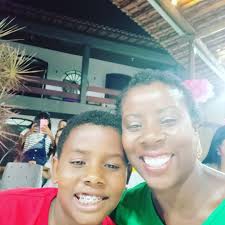 Hoje foi de homenagem para as mamães Ágape! Gratidão @colegioagapefsa por  esse evento lindo. Parabéns a todas as mães em especial a minha  @reis_reginalda❤️