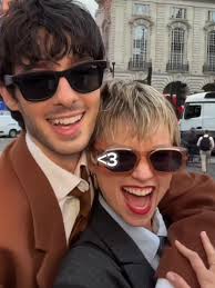 they're the cutest duo♥️✨️ @Ellie @Arthur #ellieduckles #arthurgarros  #actress #fanpage #duo #bestfriends #london #edit #foryoupage #makeup