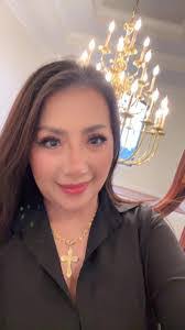 Cindy Leo's Instagram, Twitter & Facebook