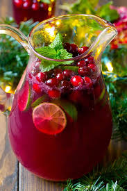 Christmas Punch Holiday Punch Cranberry Punch Punch Drink Christmas Dinneratthezoo Cranberry Pomeg Punch De Noel Recette De Punch Recettes De Cuisine
