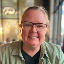 Sara Truman's Instagram, Twitter & Facebook