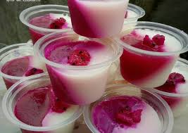 Cara menciptakan puding yang sederhana dan simpel, resep puding buah naga merah pakai susu ini sangat segar di lisan dengan rasa anggun yang pas sehingga juga menjadi kegemaran anak, apalagi dibentuk memakai aneka bentuk cetakan. Resep Puding Buah Naga Untuk Takjil Buka Puasa