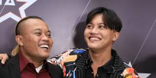 Nunung nggak kuat sampai tertawa geli lihat sule kaya gini. Menikah Bulan Depan Ini Sosok Calon Istri Sule Dream Co Id