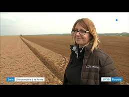 Ou bien «pousser les murs» des hôpitaux en attendant l'impact des vaccinations? Une Semaine A La Ferme Episode 2 Trois Generations Youtube