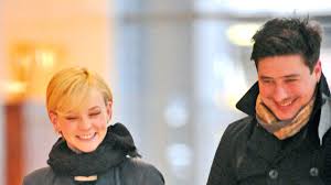 The actress and husband marcus mumford have welcomed their second child. Carey Mulligan Wedding Marcus Mumford Dress British Vogue