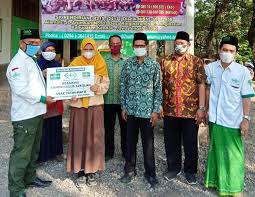 Lazismu ums dukung usaha mikro masyarakat lewat program sahabat lazismu. Realisasikan Program Lazisnu Ringinarum Berikan Beasiswa Untuk Yatim Piatu