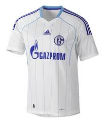Die stars im trikot von schalke 04 2019/20. Schalke 04 Trikot Historie Football Kit Archive