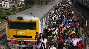 Eastern Railway steps in Sealdah Division: শিয়ালদা ডিভিশনে লাইন ঘেঁষা  দুর্গপুজো মণ্ডপ প্রায় ৫০,বিশেষ পদক্ষেপ পূর্ব রেলের, ছবিঘর নিউজ