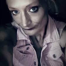 Does anyone know a Kayla Heimbecher, that is requesting in the Natoma Group?