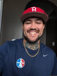 Fortnite player seeking gaming partners