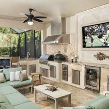 Many mediterranean house plans feature either a courtyard entryway or the presence of a courtyard in some other portion of the house plan's exterior. 75 Beautiful Mediterranean Outdoor Kitchen Design Houzz Pictures Ideas July 2021 Houzz