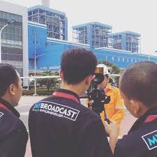 Dari kandungan inilah maka pisang dapat memberikan manfaat bagi kesehatan dan kecantikan.jika ditilik dari segi kesehatan, pisang dapat mengatasi anemia karena. Jasa Video Company Profile
