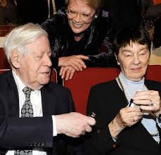 She was the wife of helmut schmidt, who was the chancellor of germany from 1974 to 1982. Loki Schmidt Wird 90 Sie Bleibt Prasent Menschen Faz