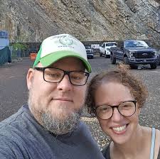 Rotel Cream Cheese Sausage Balls 😋 Ingredients: • 1 lb hot sausage,  uncooked • 2 C cheddar cheese, shredded • 1 box Red Lobster Cheddar Bay  Biscuit Mix • 1 10oz can