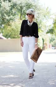 Black And White Pants Womens Black And White Outfit Ideas For Women Over 40 Visit 40plusstyle Com For More Great Style Doolit How To Wear White Jeans Casual Chic Outfit Over 60 Fashion