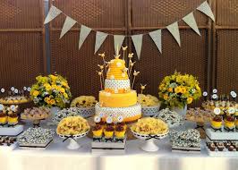 Aline engbruch decoração em amarelo com ar de jardim. Festa Da Abelhinha Para Quem Ama O Amarelo Mil Dicas De Mae