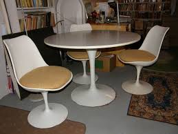 Exclusively sourced from northwest salvaged trees, all tables and office furniture are available for delivery nationwide. Tulip Mania Vintage Saarinen Table Chairs On Kijiji Montreal Montreal Digs
