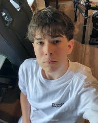 Hi! My name is Samuel. Im majoring in Biochemistry with a minor in compute  Science. I'm a freshman at FIU, I started during the summer term but I'm  very excited for the