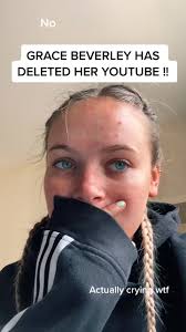 I watch her uni vogs religiously 😓😓