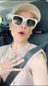 Vuelos otra vez cancelados 🤣✈️ que clajeeeee de suerte! Pero por aquí  vamos positivos y cantando “No Sé Quién Soy” que en este momento está en el  Top 10 de Billboard. Gracias a todo el público por su ...