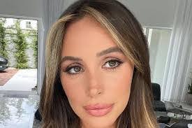 Amber Dowden's Instagram, Twitter & Facebook