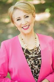 Yolanda Grey's Instagram, Twitter & Facebook